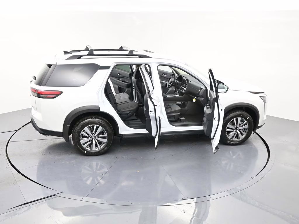 2026 Everest White Pearl Tricoat Nissan Pathfinder SL FWD SUV