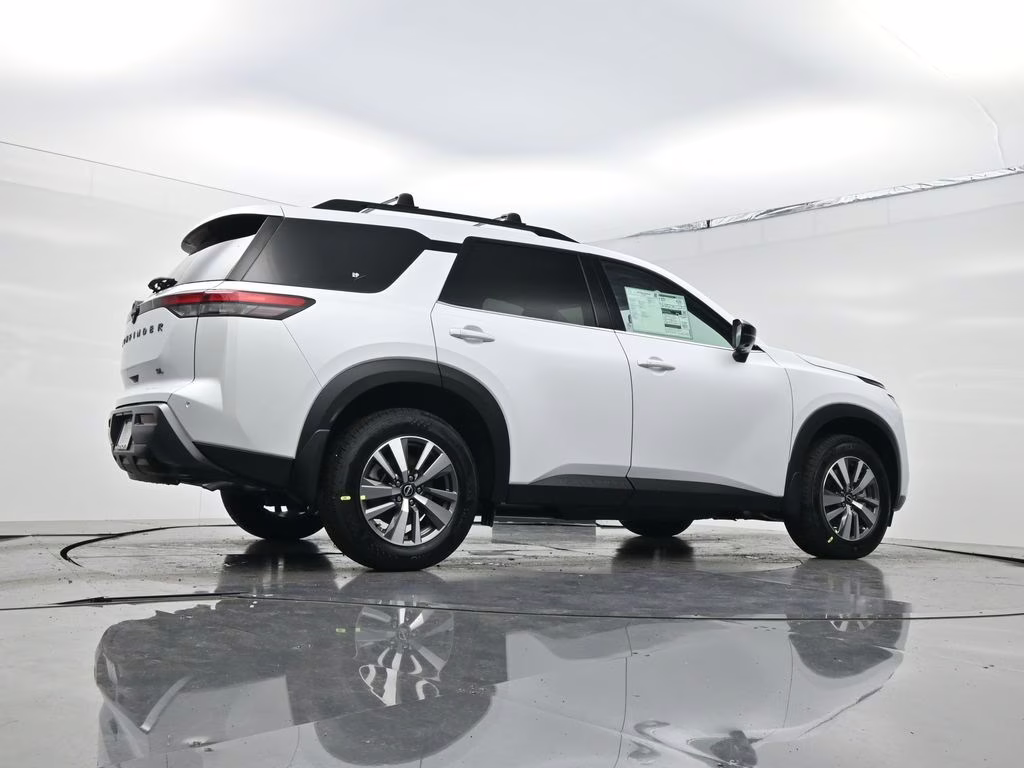 2026 Everest White Pearl Tricoat Nissan Pathfinder SL FWD SUV