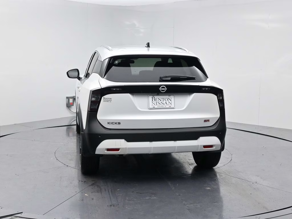 2026 Aspen White Tricoat Nissan Kicks SR FWD SUV