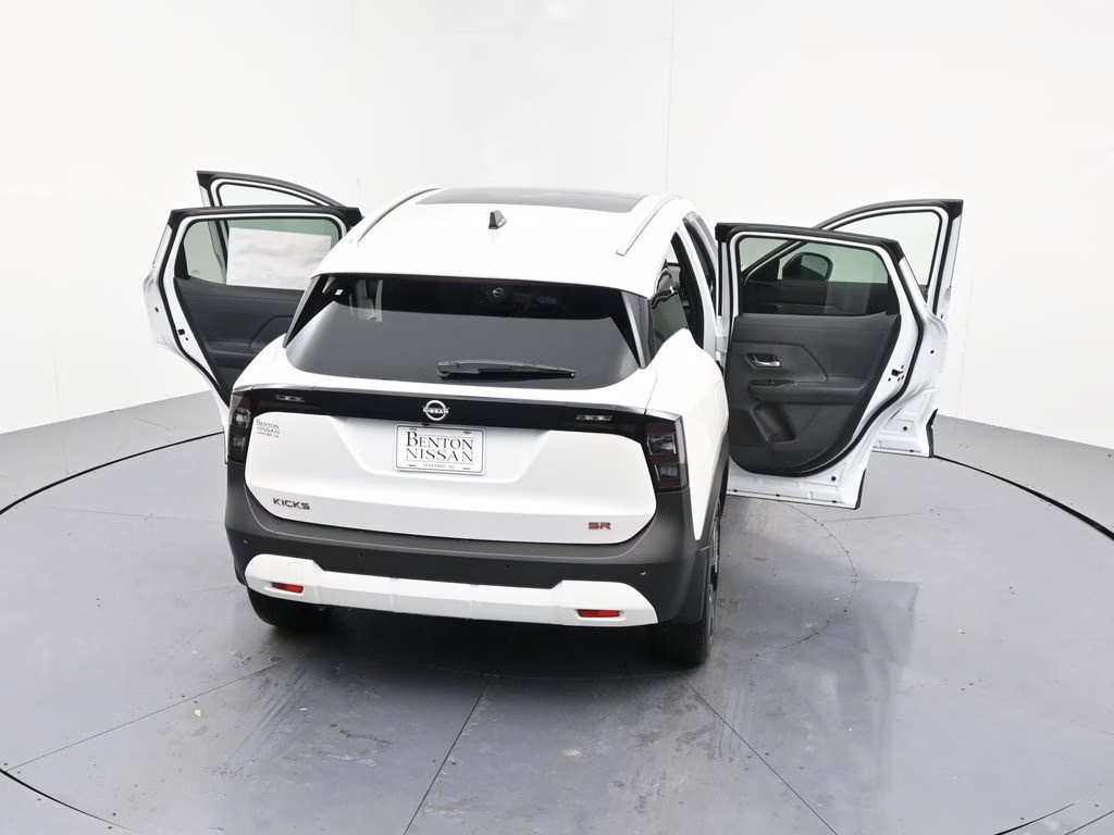 2026 Aspen White Tricoat Nissan Kicks SR FWD SUV