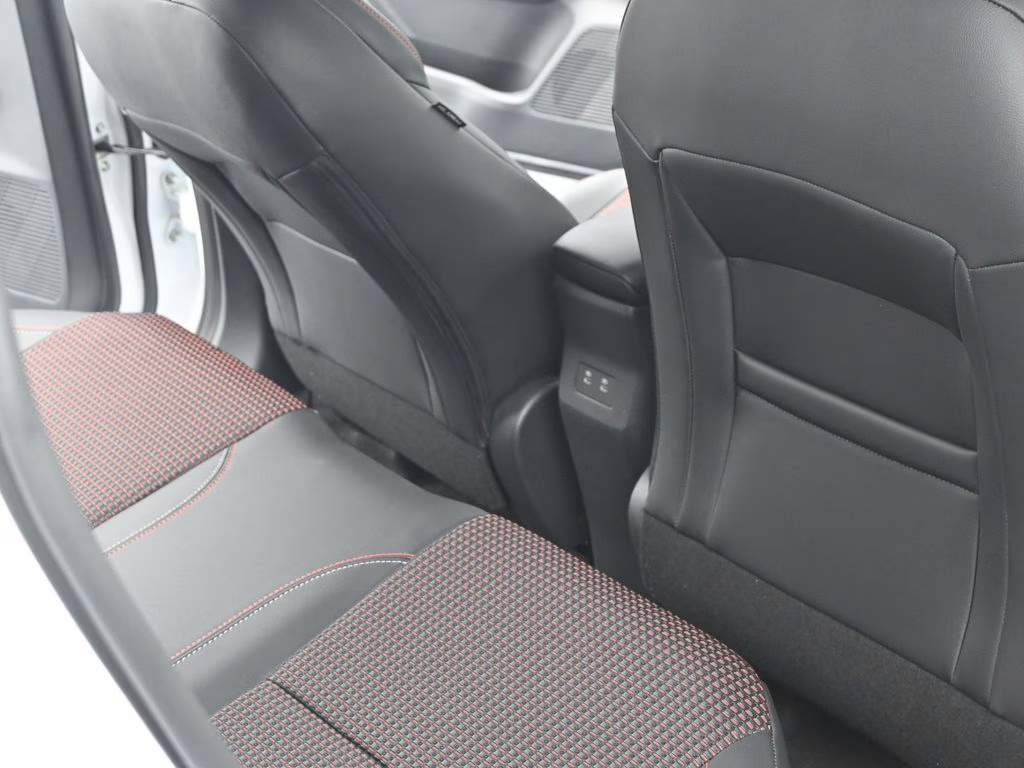 2026 Aspen White Tricoat Nissan Kicks SR FWD SUV