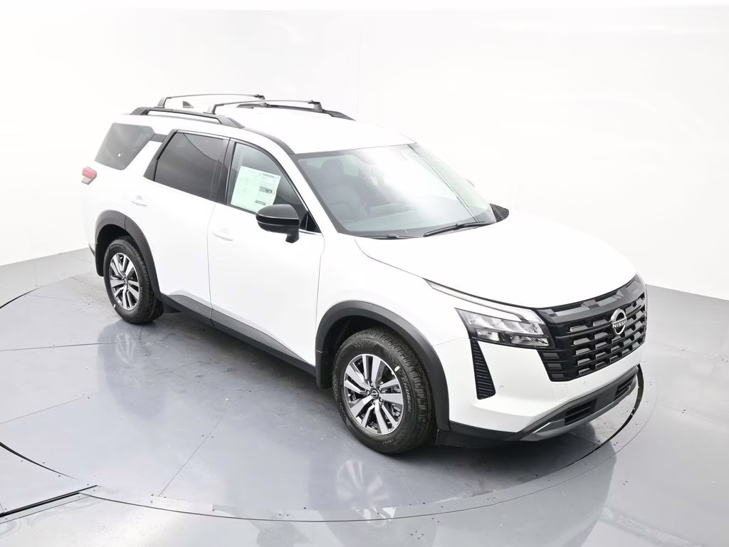 2026 Everest White Pearl Tricoat Nissan Pathfinder SL FWD SUV