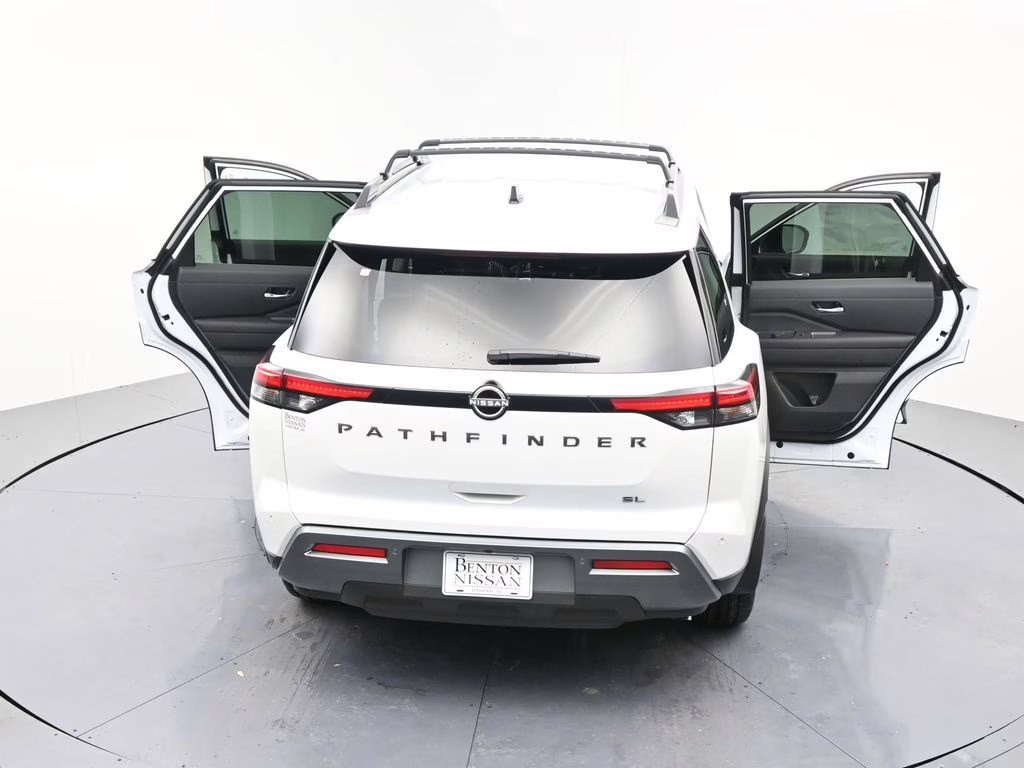 2026 Everest White Pearl Tricoat Nissan Pathfinder SL FWD SUV