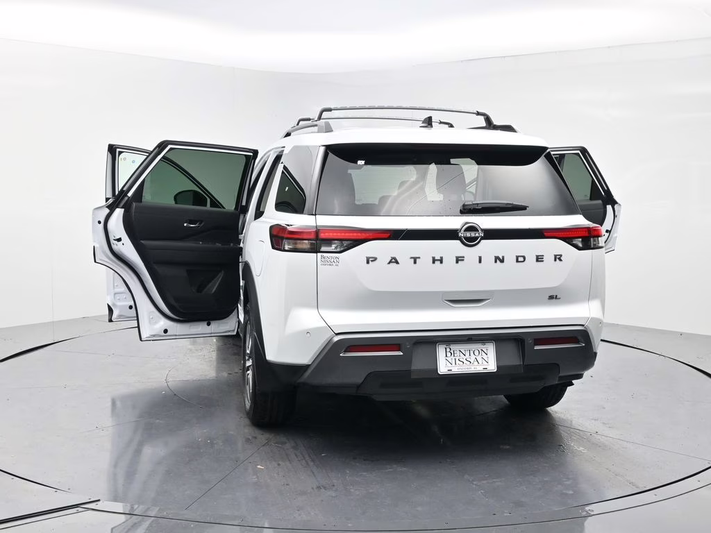 2026 Everest White Pearl Tricoat Nissan Pathfinder SL FWD SUV