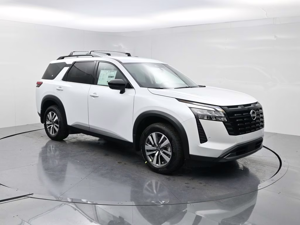 2026 Everest White Pearl Tricoat Nissan Pathfinder SL FWD SUV