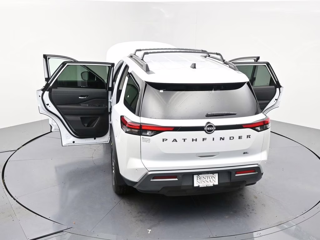 2026 Everest White Pearl Tricoat Nissan Pathfinder SL FWD SUV