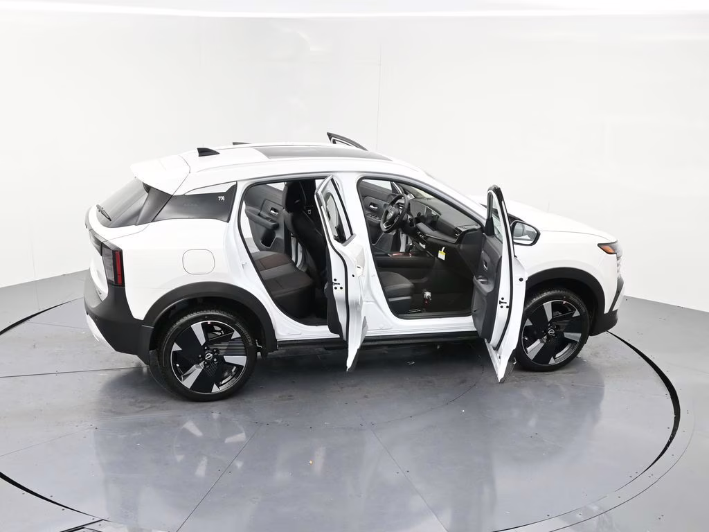 2026 Aspen White Tricoat Nissan Kicks SR FWD SUV