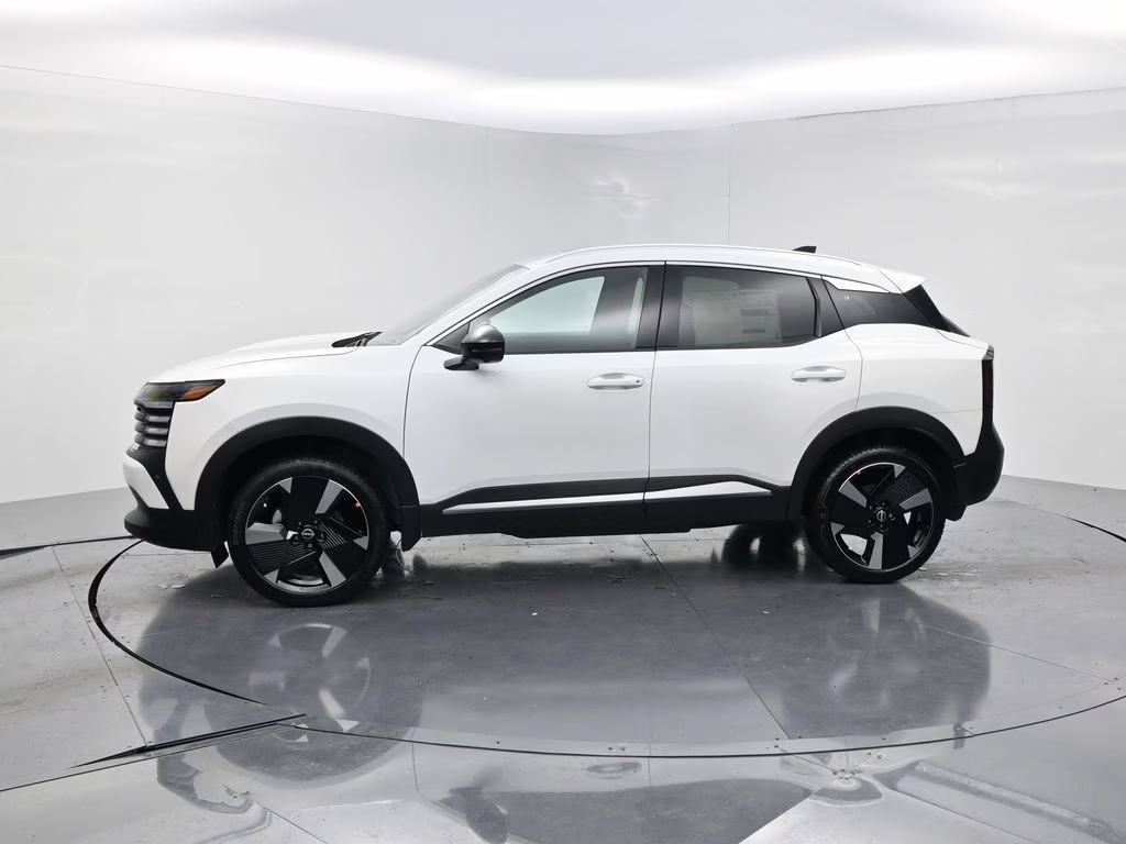 2026 Aspen White Tricoat Nissan Kicks SR FWD SUV
