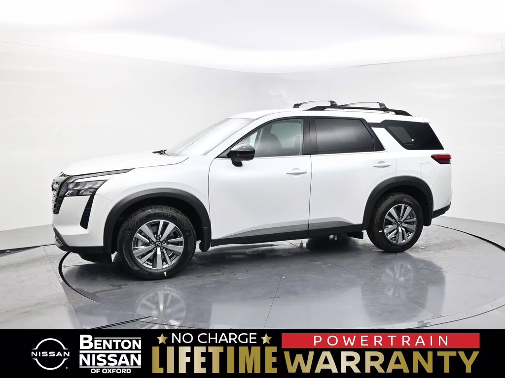 2026 Everest White Pearl Tricoat Nissan Pathfinder SL FWD SUV
