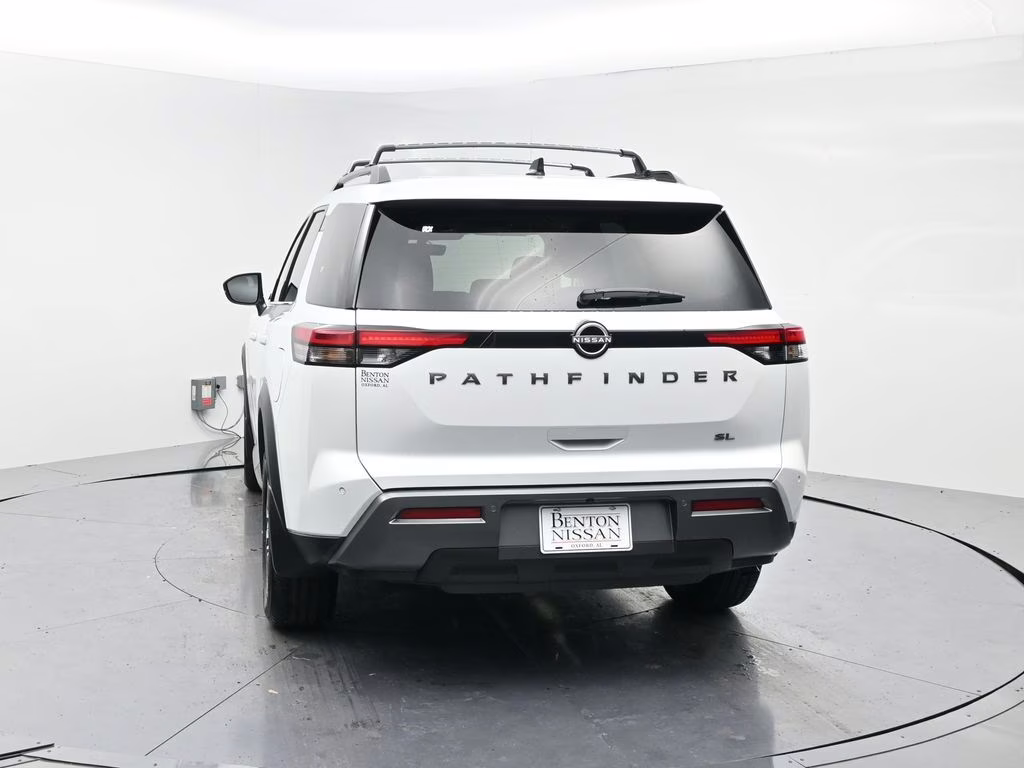 2026 Everest White Pearl Tricoat Nissan Pathfinder SL FWD SUV