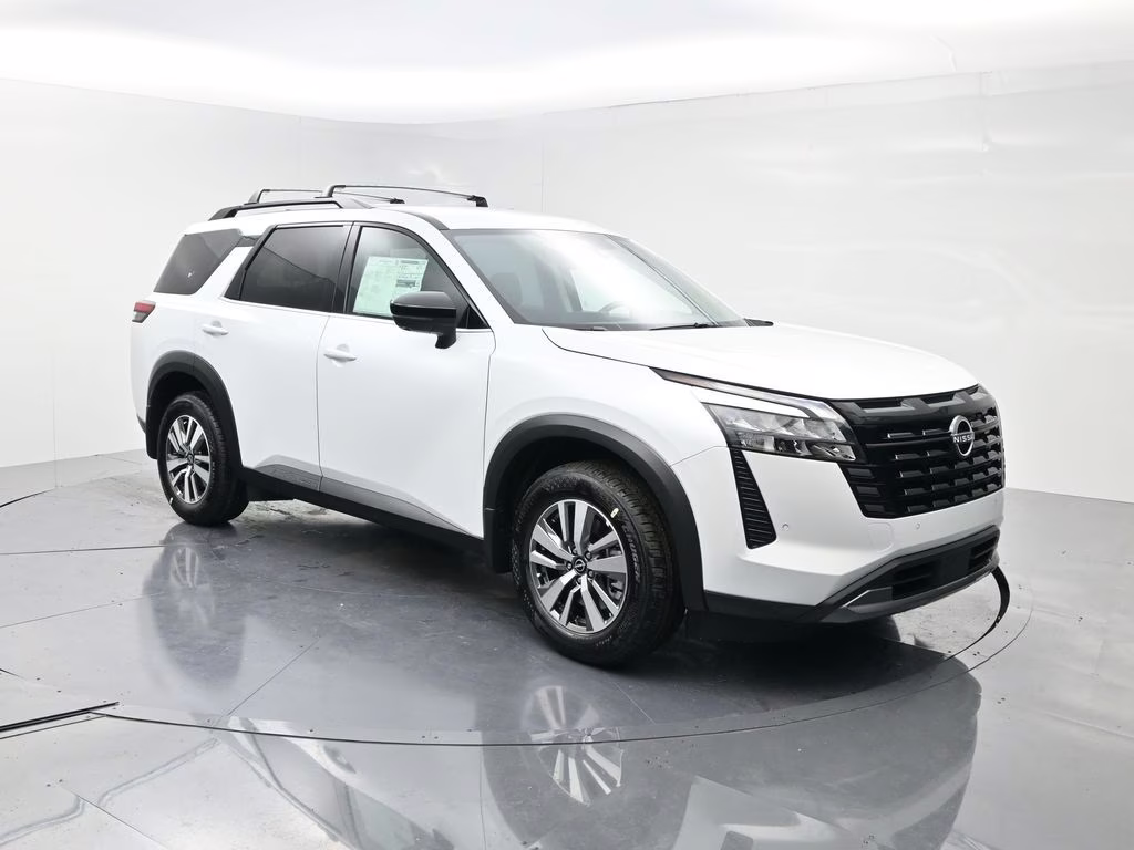 2026 Everest White Pearl Tricoat Nissan Pathfinder SL FWD SUV