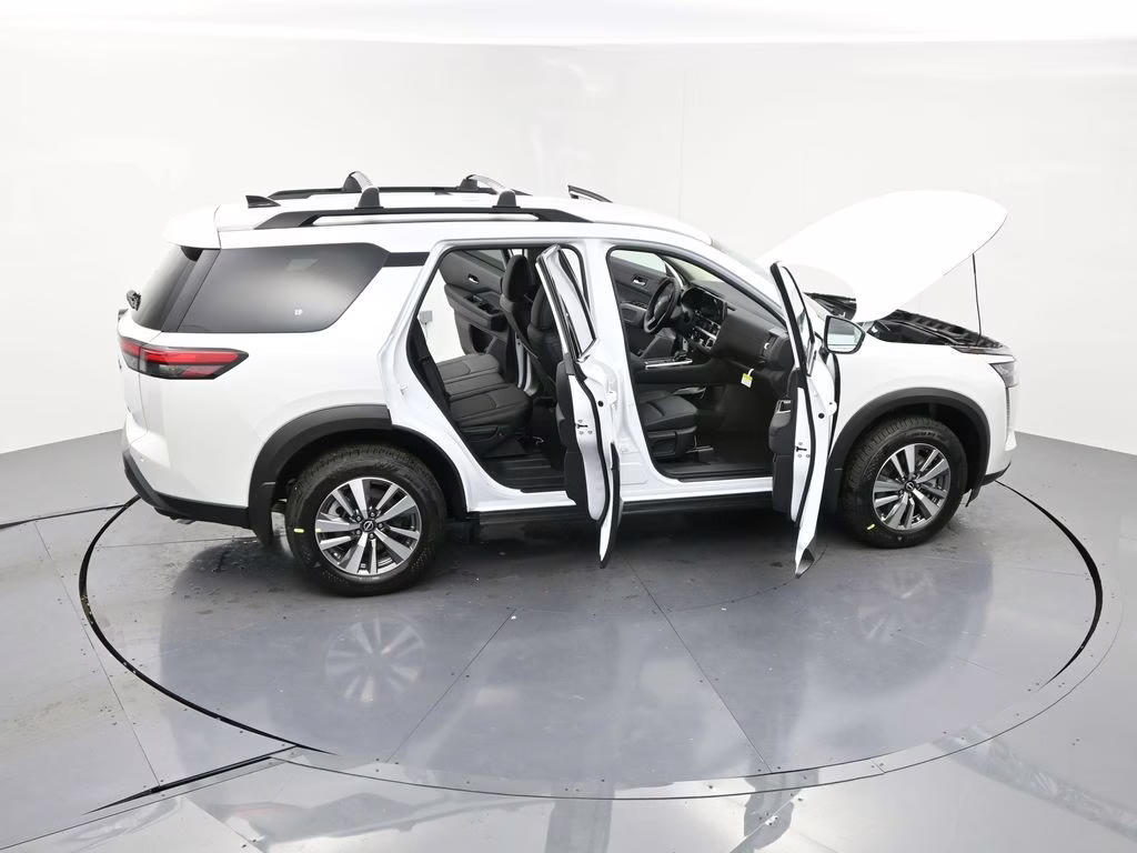 2026 Everest White Pearl Tricoat Nissan Pathfinder SL FWD SUV