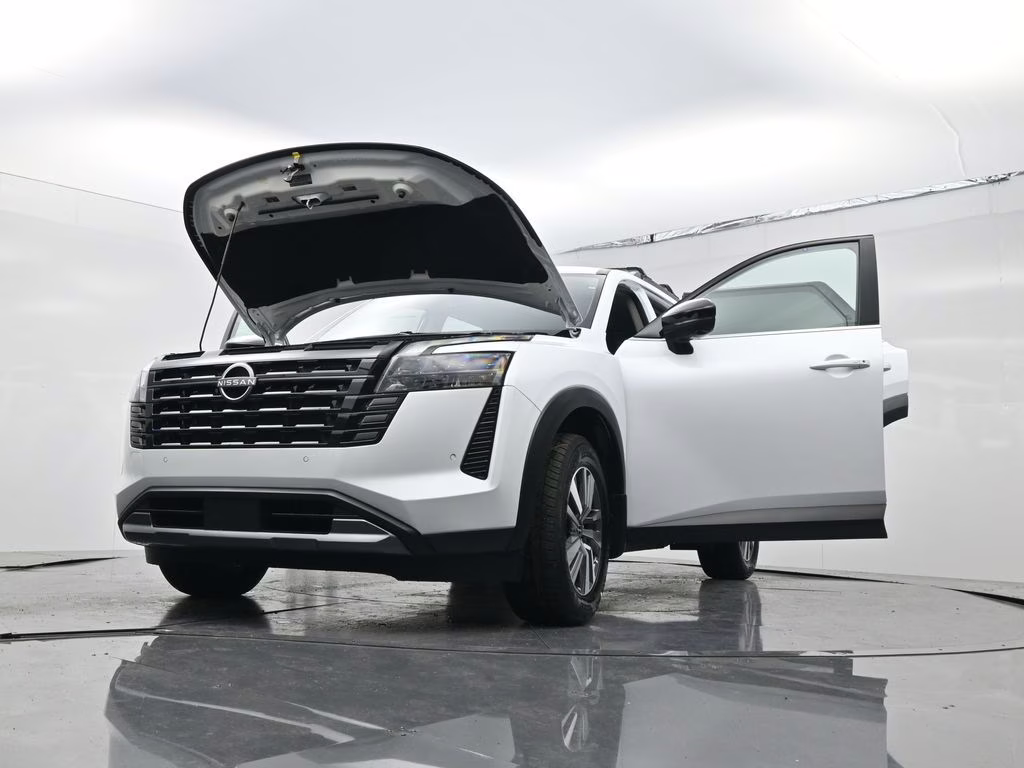 2026 Everest White Pearl Tricoat Nissan Pathfinder SL FWD SUV