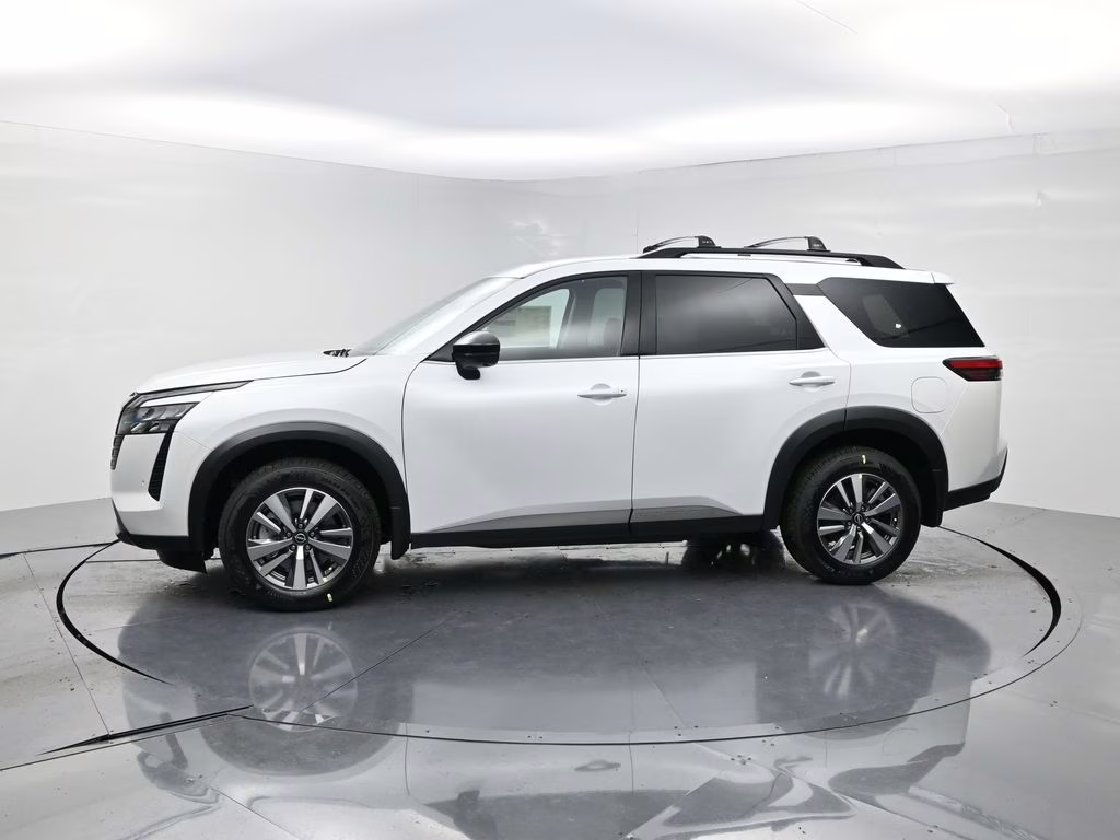 2026 Everest White Pearl Tricoat Nissan Pathfinder SL FWD SUV