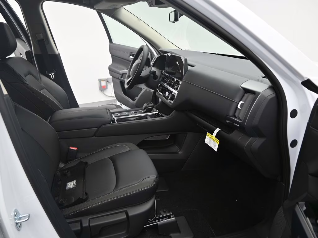 2026 Everest White Pearl Tricoat Nissan Pathfinder SL FWD SUV