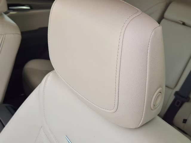 2023 Argent Silver Metallic Cadillac XT5 Premium Luxury FWD SUV