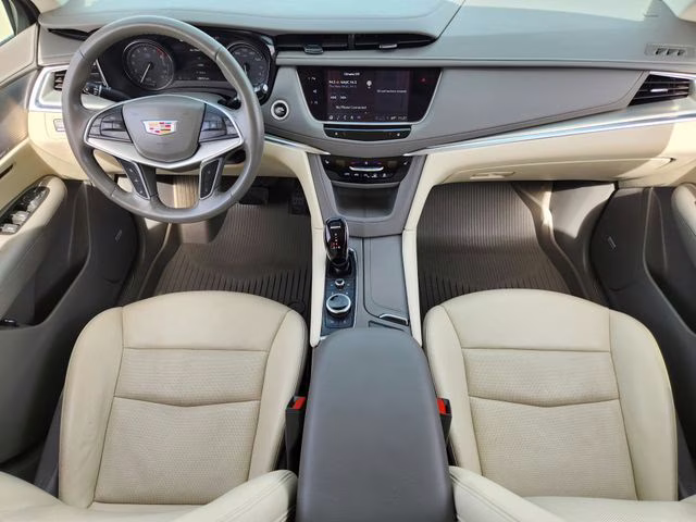 2023 Argent Silver Metallic Cadillac XT5 Premium Luxury FWD SUV