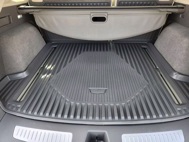 2023 Argent Silver Metallic Cadillac XT5 Premium Luxury FWD SUV