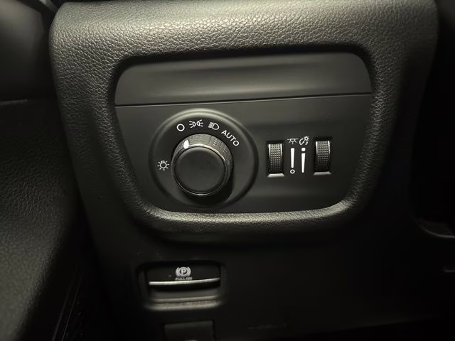 2026 Bright White Clearcoat Jeep Grand Cherokee L Altitude 4X4 SUV