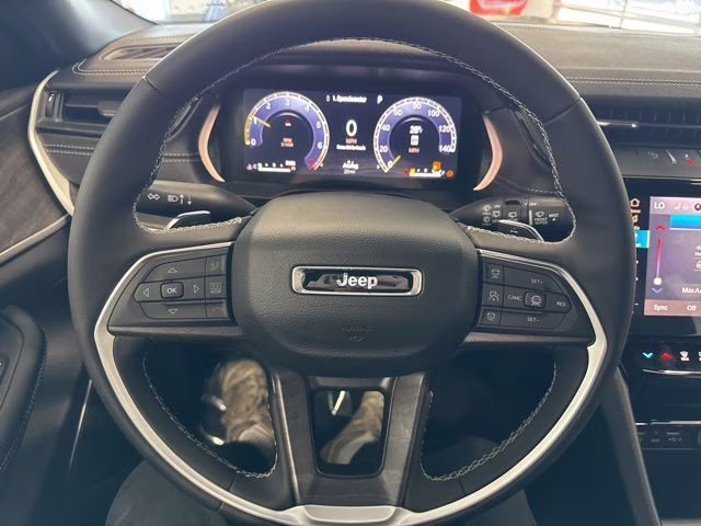 2026 Bright White Clearcoat Jeep Grand Cherokee L Limited 4X4 SUV