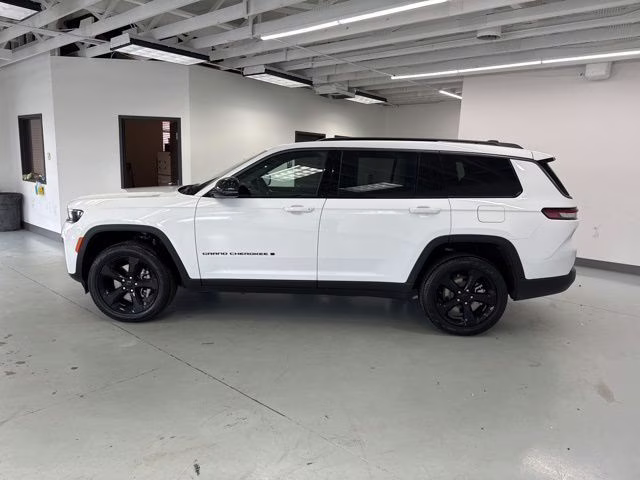 2026 Bright White Clearcoat Jeep Grand Cherokee L Limited 4X4 SUV