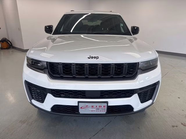 2026 Bright White Clearcoat Jeep Grand Cherokee L Altitude 4X4 SUV