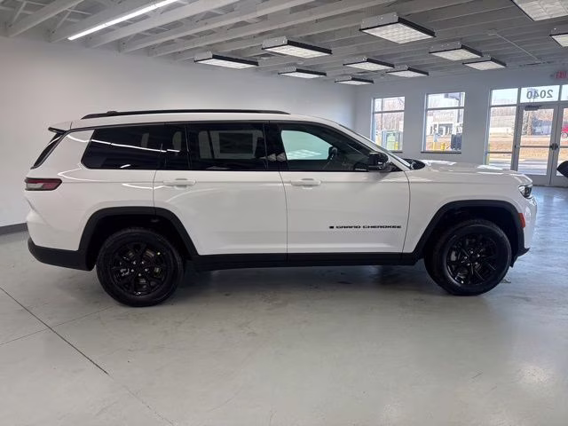 2026 Bright White Clearcoat Jeep Grand Cherokee L Altitude 4X4 SUV