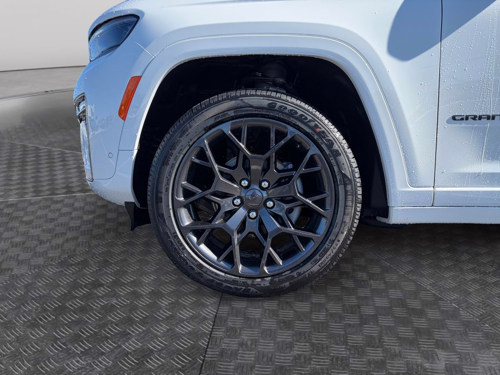 2026 Bright White Clearcoat Jeep Grand Cherokee Summit 4X4 SUV