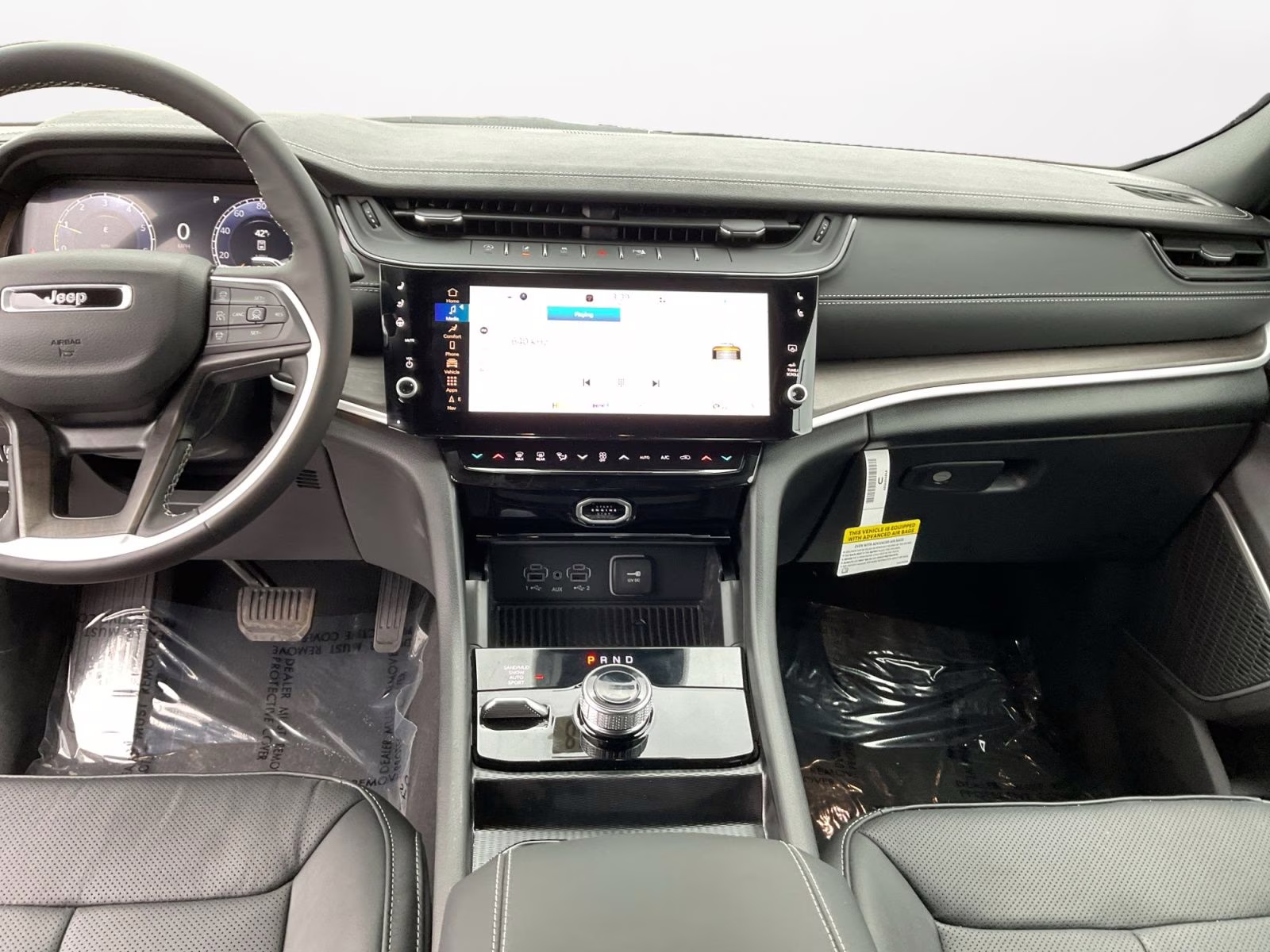 2026 Diamond Black Crystal Pearlcoat Jeep Grand Cherokee Limited 4X4 SUV