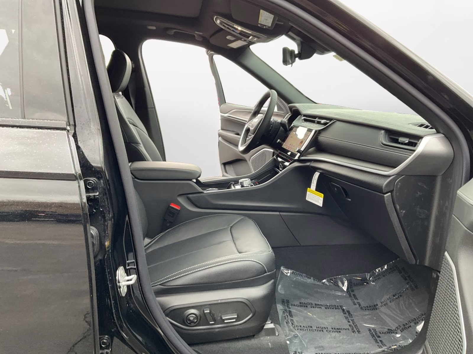 2026 Diamond Black Crystal Pearlcoat Jeep Grand Cherokee Limited 4X4 SUV