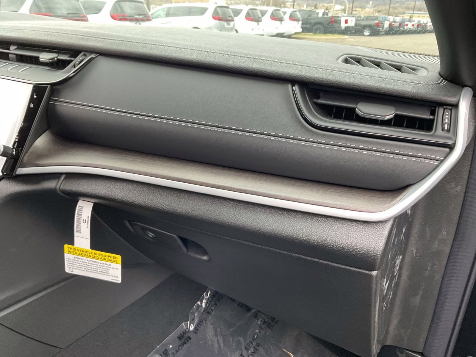 2026 Diamond Black Crystal Pearlcoat Jeep Grand Cherokee Limited 4X4 SUV