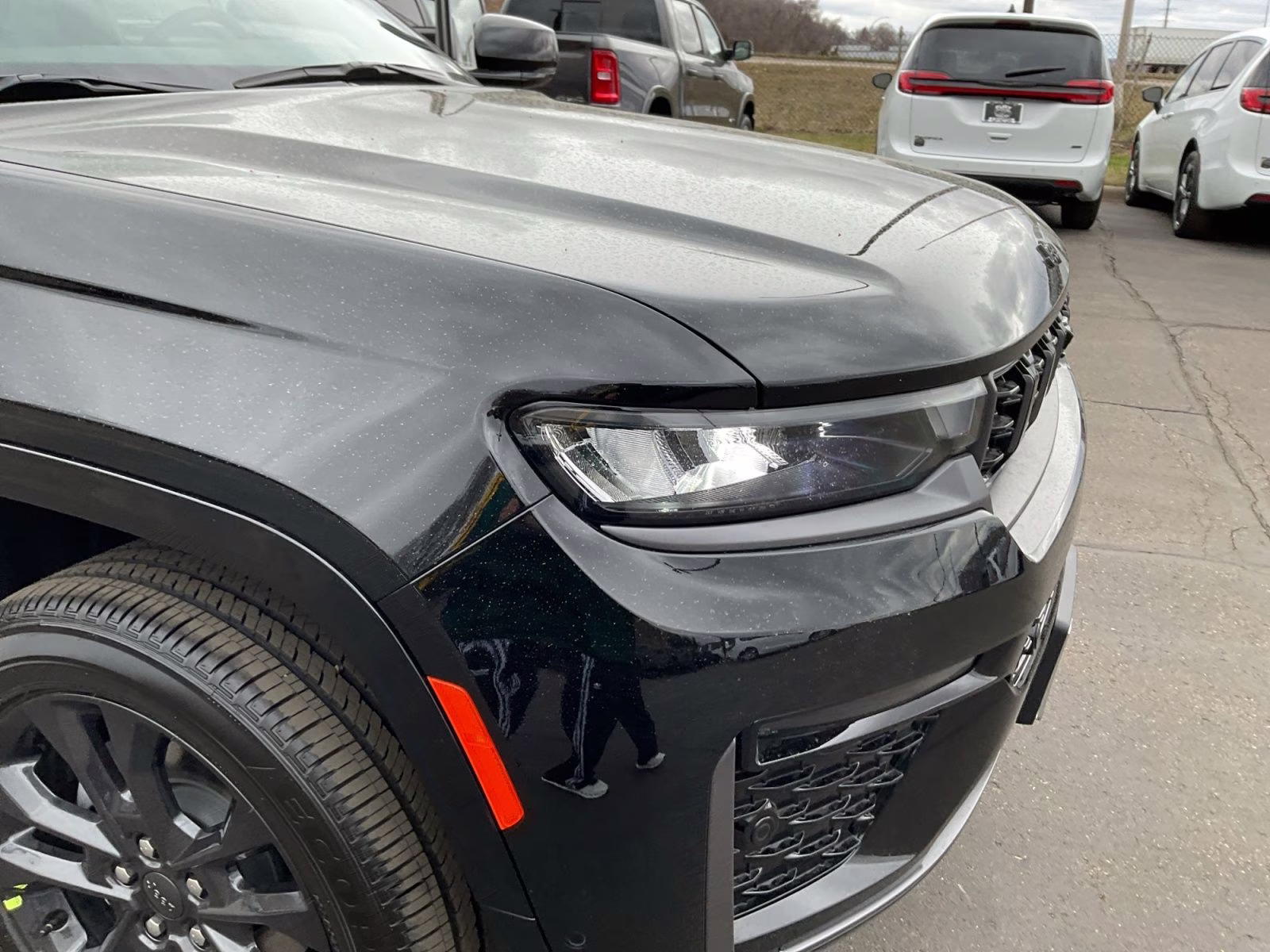 2026 Diamond Black Crystal Pearlcoat Jeep Grand Cherokee Limited 4X4 SUV