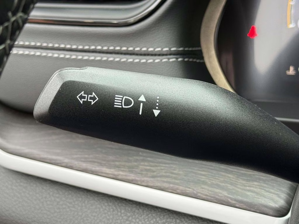 2026 Diamond Black Crystal Pearlcoat Jeep Grand Cherokee L Laredo 4X4 SUV