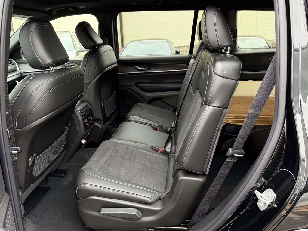 2026 Diamond Black Crystal Pearlcoat Jeep Grand Cherokee L Laredo 4X4 SUV