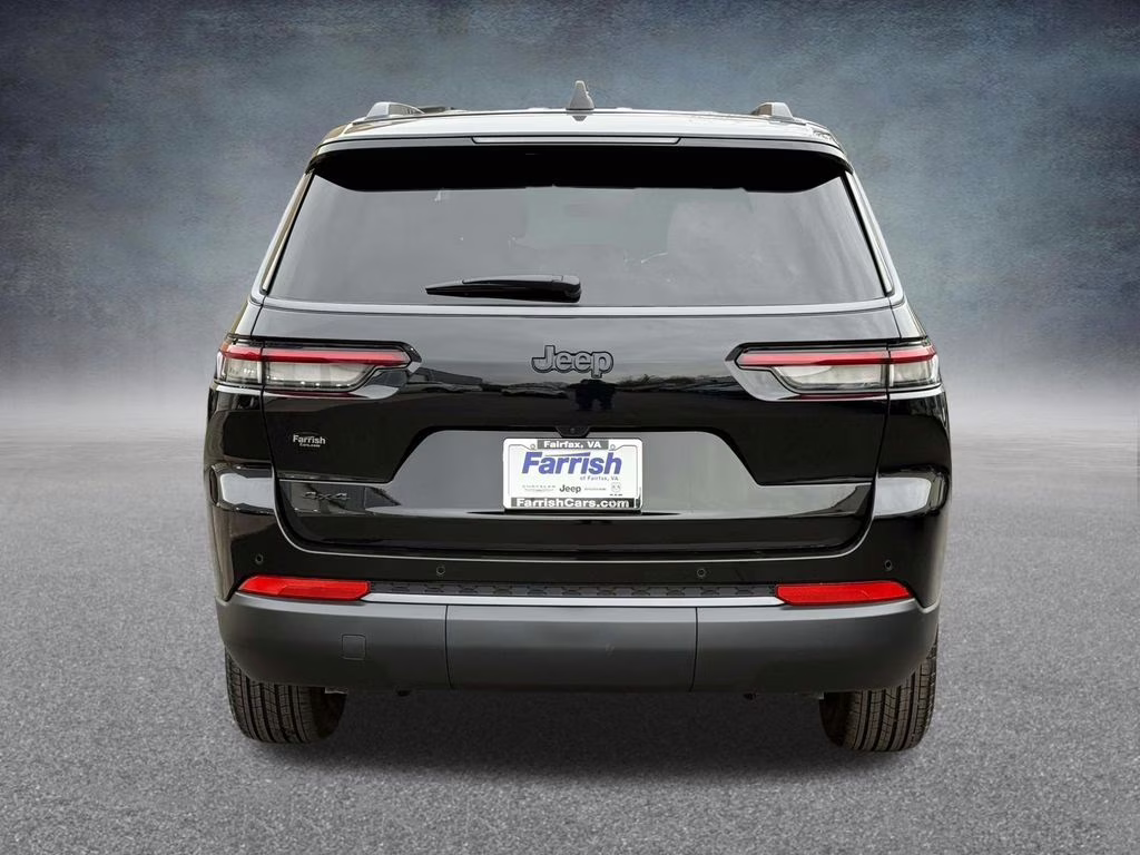 2026 Diamond Black Crystal Pearlcoat Jeep Grand Cherokee L Laredo 4X4 SUV