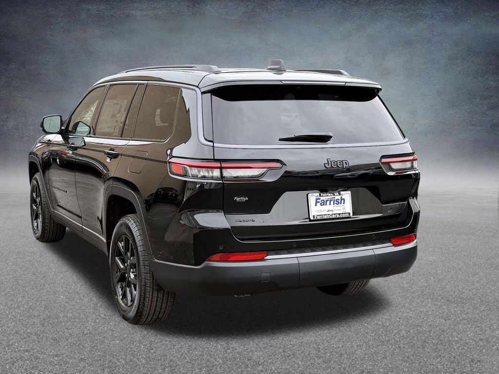 2026 Diamond Black Crystal Pearlcoat Jeep Grand Cherokee L Laredo 4X4 SUV