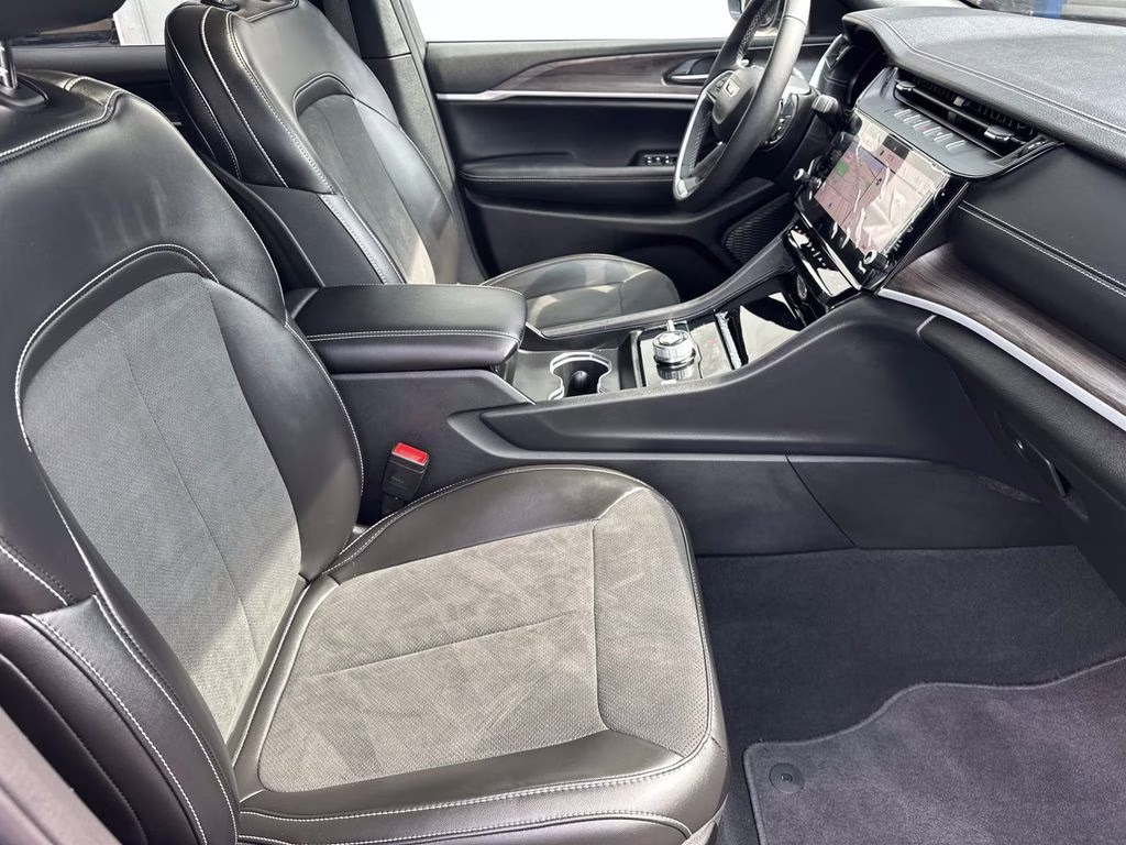 2026 Baltic Gray Metallic Clearcoat Jeep Grand Cherokee L Altitude 4X4 SUV