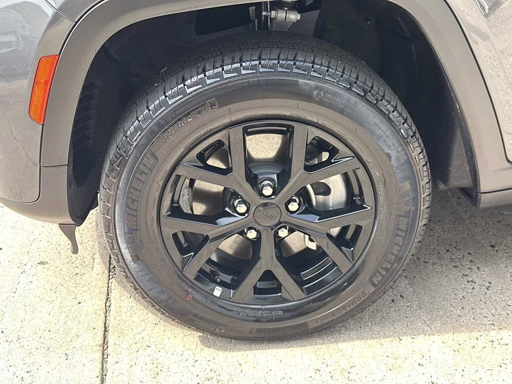 2026 Baltic Gray Metallic Clearcoat Jeep Grand Cherokee L Altitude 4X4 SUV