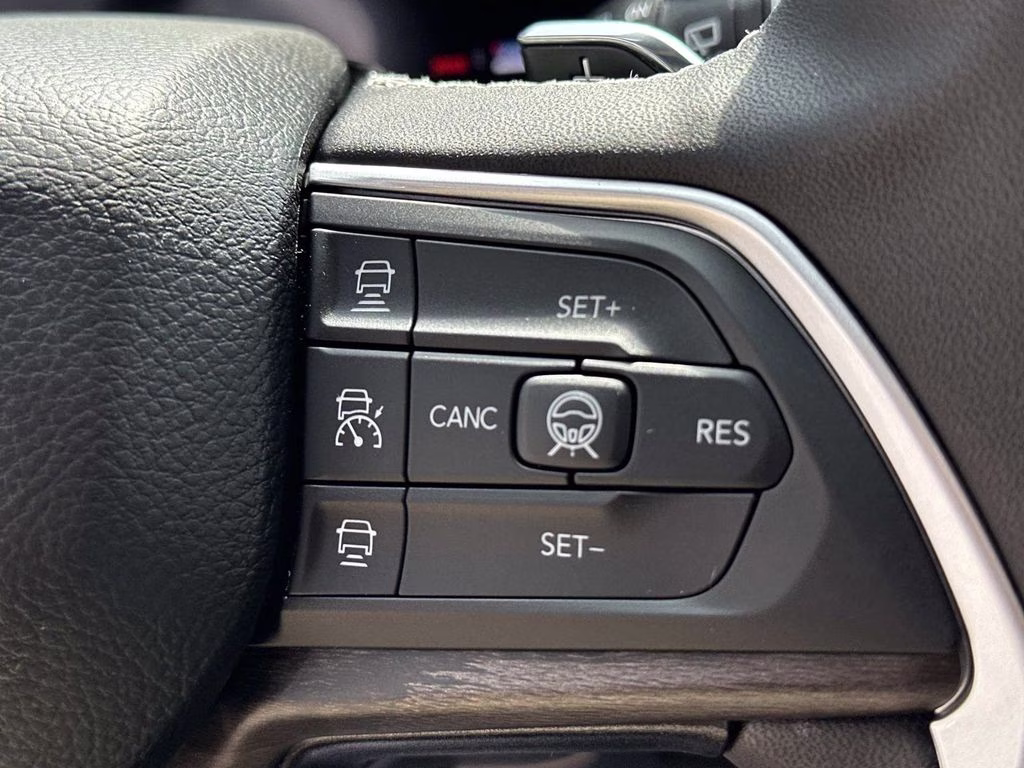 2026 Baltic Gray Metallic Clearcoat Jeep Grand Cherokee L Altitude 4X4 SUV