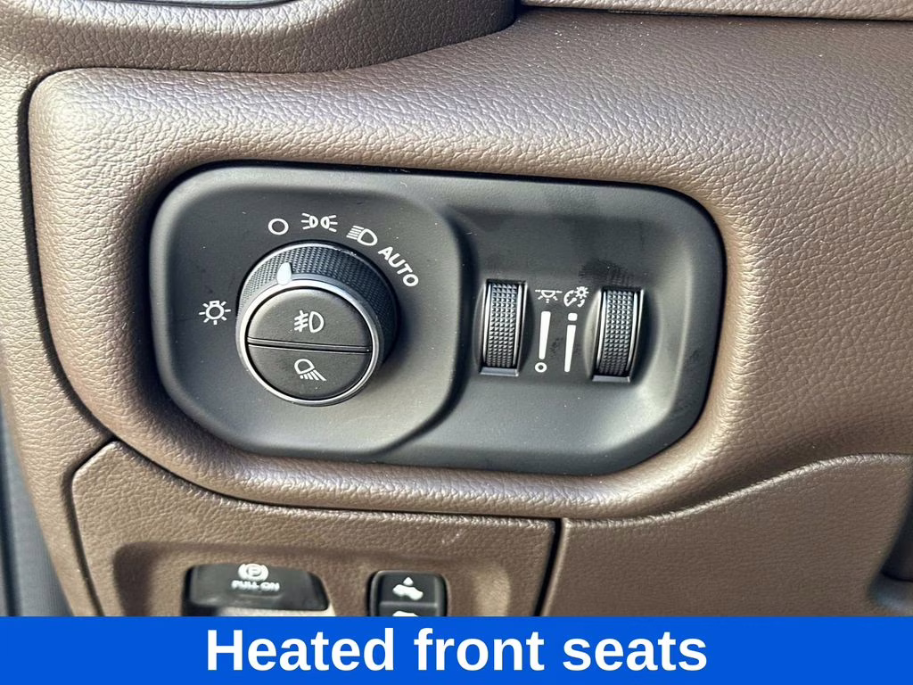 2026 Diamond Black Crystal Pearlcoat Ram 1500 Laramie RWD Truck