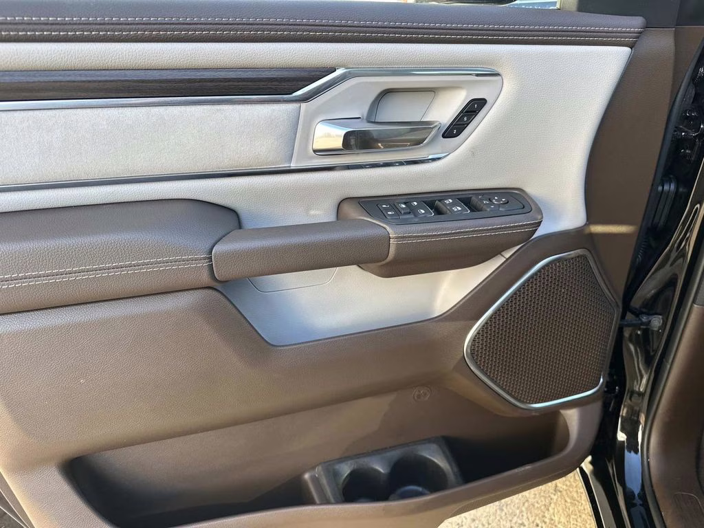 2026 Diamond Black Crystal Pearlcoat Ram 1500 Laramie RWD Truck