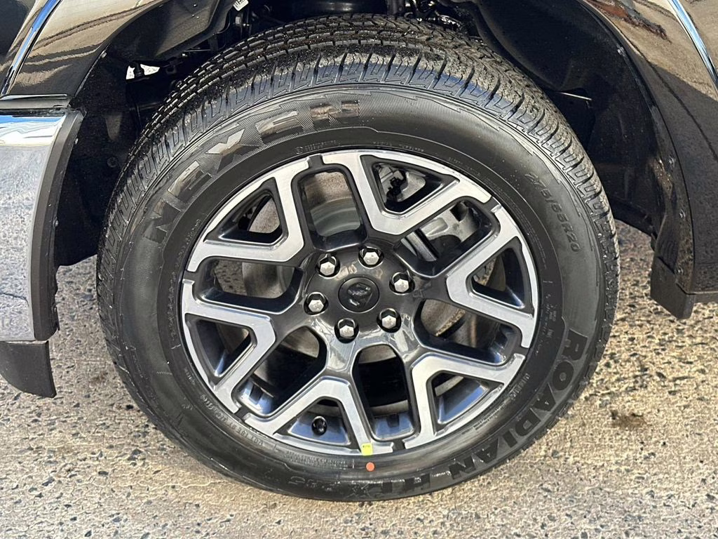 2026 Diamond Black Crystal Pearlcoat Ram 1500 Laramie RWD Truck