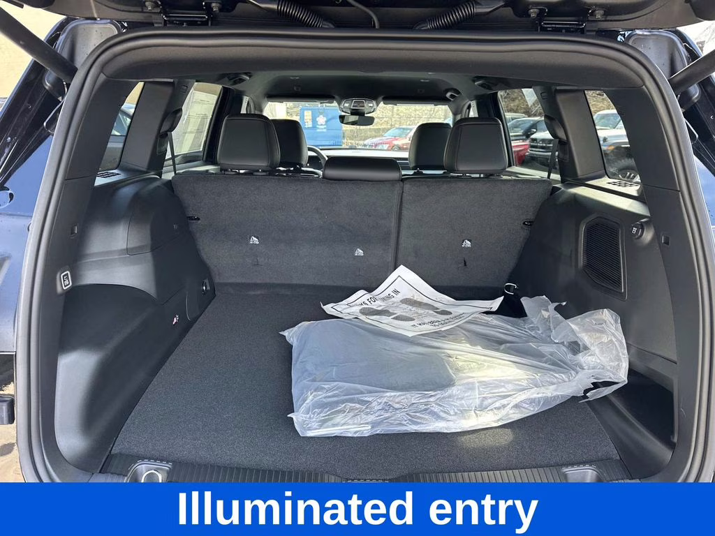 2026 Diamond Black Crystal Pearlcoat Jeep Cherokee Limited 4X4 SUV