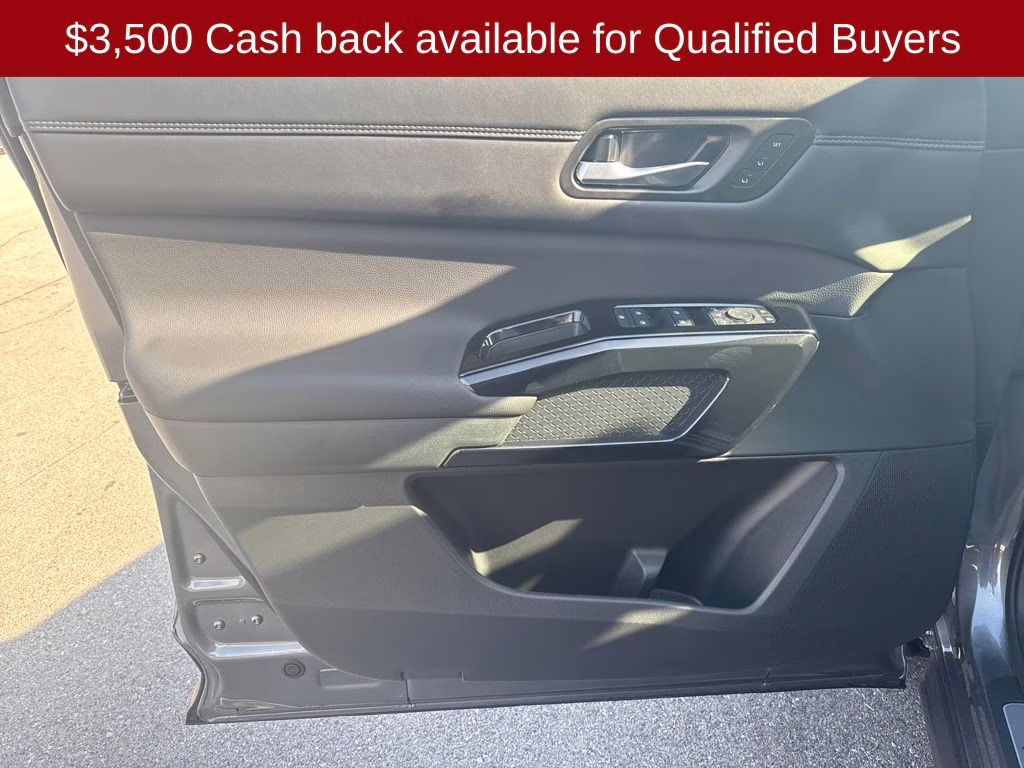 2026 Gun Metallic Nissan Pathfinder Platinum FWD SUV