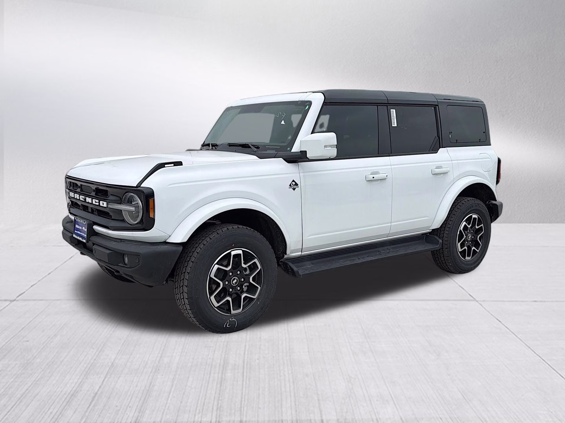 2025 Oxford White Ford Bronco Outer Banks 4X4 SUV