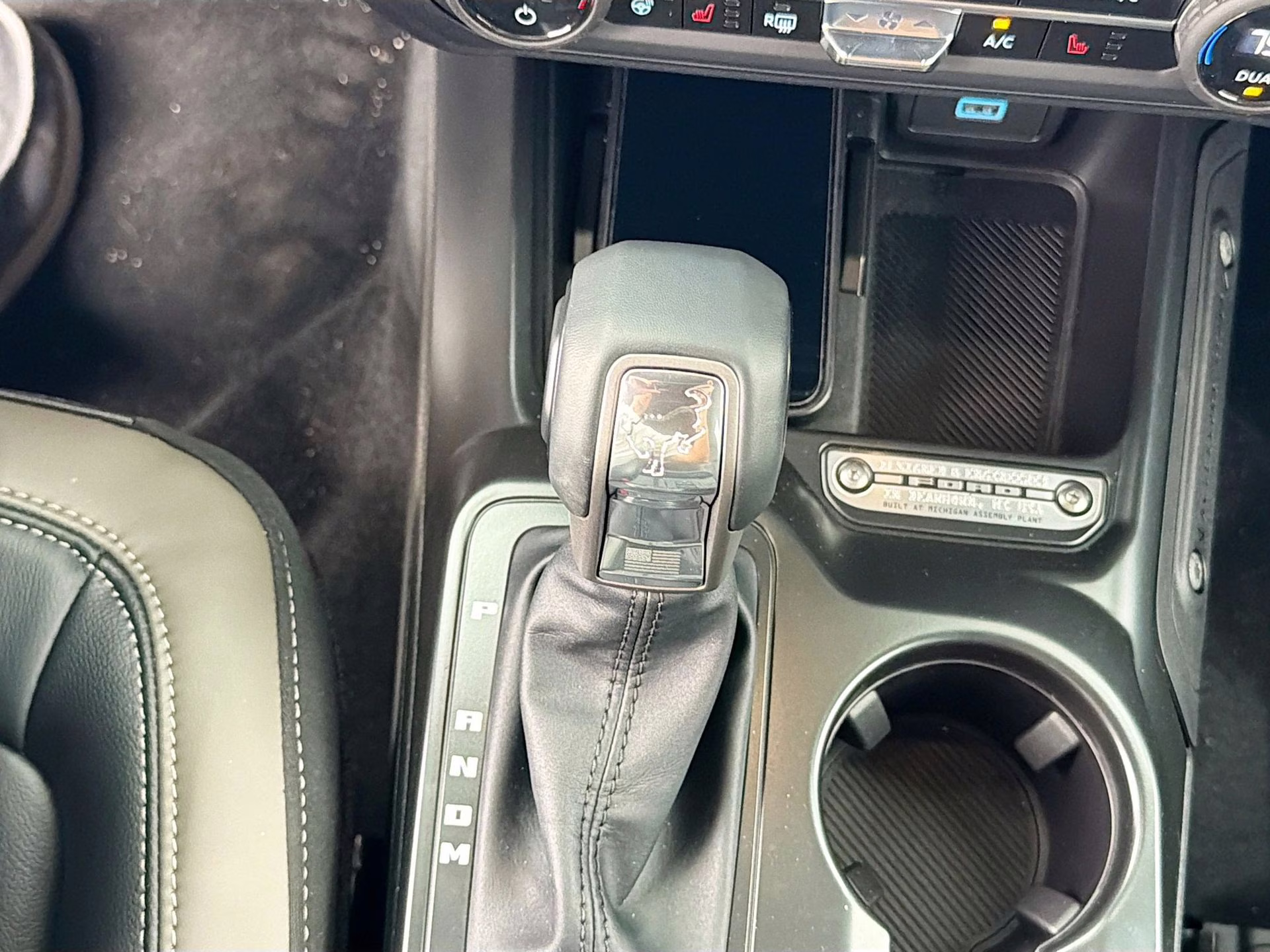 2025 Oxford White Ford Bronco Outer Banks 4X4 SUV