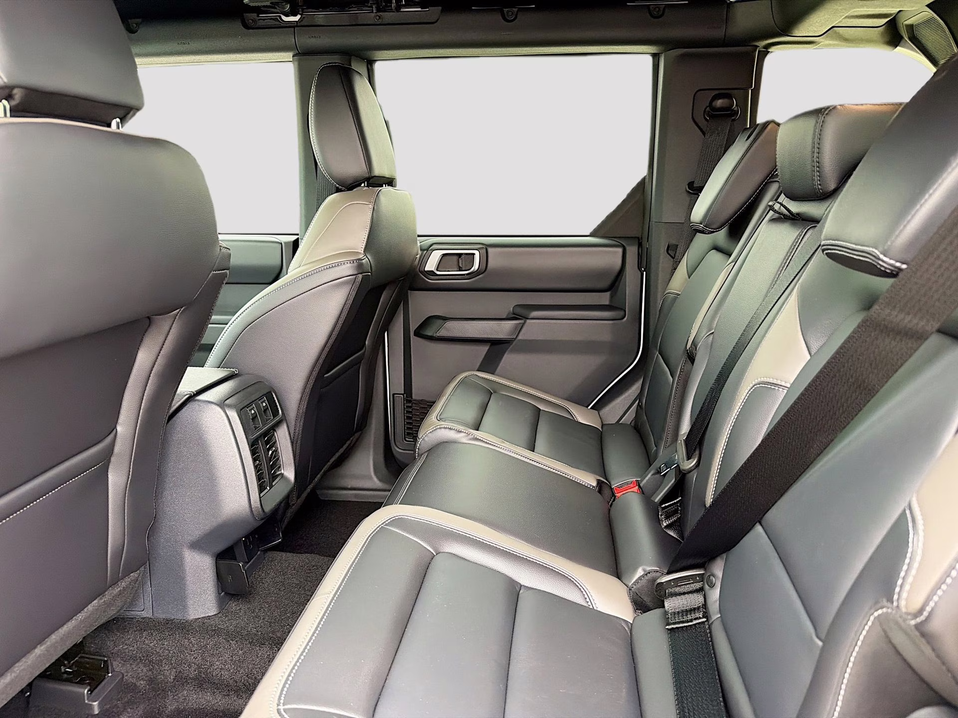 2025 Oxford White Ford Bronco Outer Banks 4X4 SUV