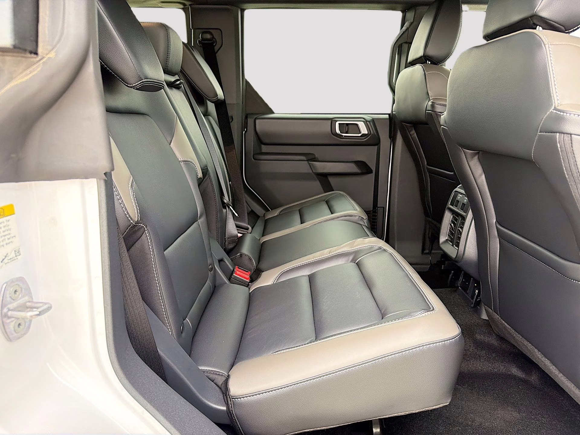 2025 Oxford White Ford Bronco Outer Banks 4X4 SUV