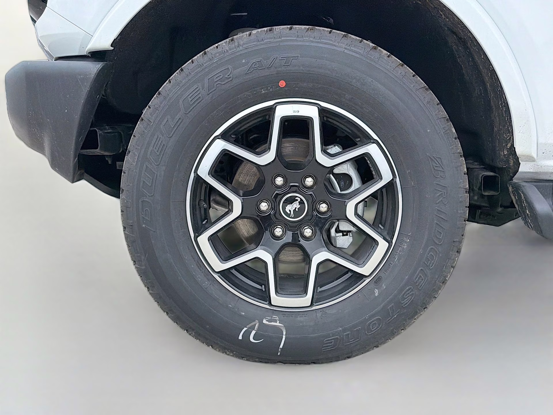 2025 Oxford White Ford Bronco Outer Banks 4X4 SUV