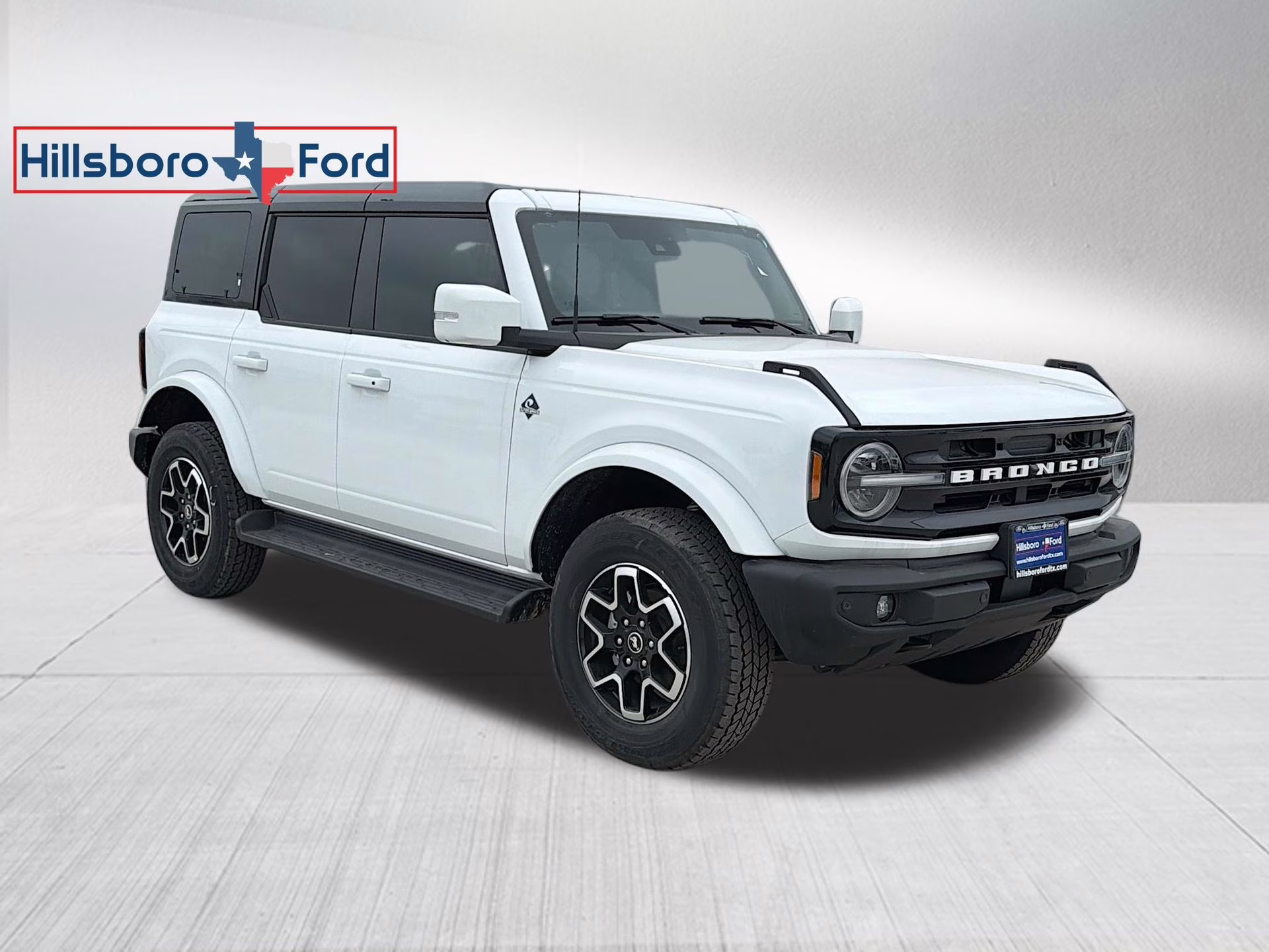 2025 Oxford White Ford Bronco Outer Banks 4X4 SUV